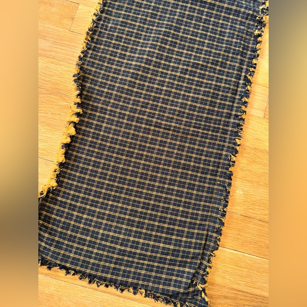 Table Runner - Picture 2 of 2